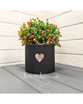 Капелюшна коробка Чорна з серцем розмір в асортименті - 12 см / 10 см