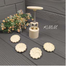 Набір для виготовлення бомбочок та піни для ванни (прес+4 насадки 4,6см) Набір для виготовлення бомбочок та піни для ванни (прес+4 насадки 4,6см)